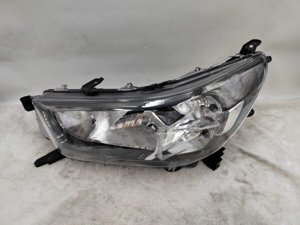 TOYOTA HILUX REVO 2020-2023 HALOGEN L.H.S HEADLIGHT ASSEMBLY