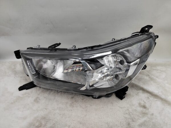 TOYOTA HILUX REVO 2020-2023 HALOGEN L.H.S HEADLIGHT ASSEMBLY