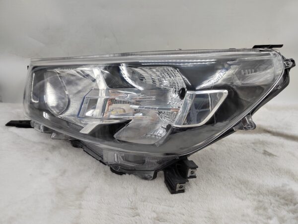 TOYOTA HILUX REVO 2020-2023 HALOGEN L.H.S HEADLIGHT ASSEMBLY