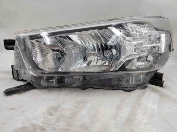 TOYOTA HILUX REVO 2020-2023 HALOGEN L.H.S HEADLIGHT ASSEMBLY