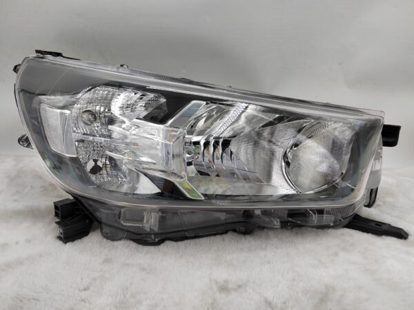 TOYOTA HILUX REVO 2020-2023 HALOGEN R.H.S HEADLIGHT ASSEMBLY