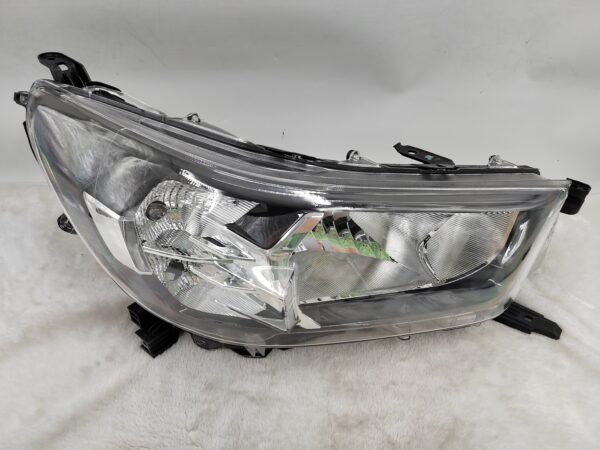 TOYOTA HILUX REVO 2020-2023 HALOGEN R.H.S HEADLIGHT ASSEMBLY