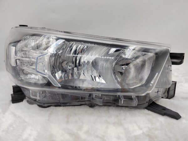 TOYOTA HILUX REVO 2020-2023 HALOGEN R.H.S HEADLIGHT ASSEMBLY