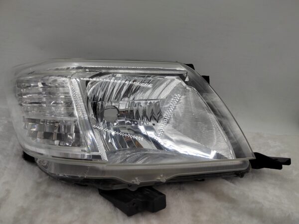 TOYOTA HILUX VIGO 2011-2014 HALOGEN R.H.S HEADLIGHT ASSEMBLY