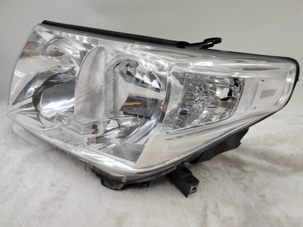 TOYOTA LANDCRUISER 200 SERIES URJ202R 2009-2015 HALOGEN L.H.S HEADLIGHT ASSEMBLY