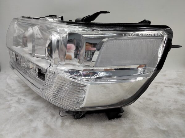 TOYOTA LANDCRUISER 200 SERIES VDJ200R 2016-2021 LED L.H.S HEADLIGHT ASSEMBLY