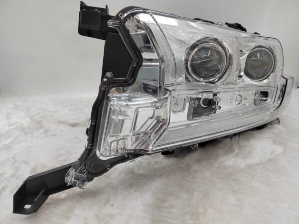 TOYOTA LANDCRUISER 200 SERIES VDJ200R 2016-2021 LED L.H.S HEADLIGHT ASSEMBLY