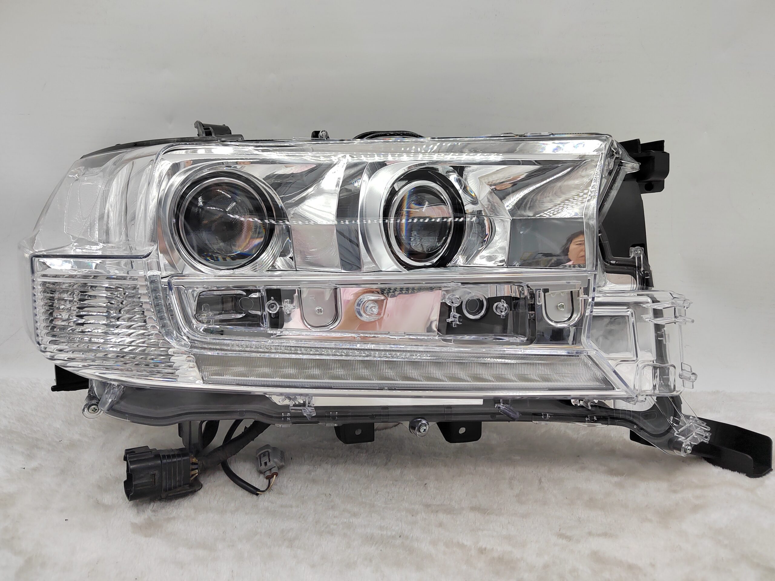 TOYOTA LANDCRUISER 200 SERIES VDJ200R 2016-2021 LED R.H.S HEADLIGHT ASSEMBLY