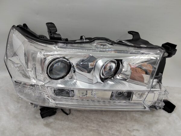 TOYOTA LANDCRUISER 200 SERIES VDJ200R 2016-2021 LED R.H.S HEADLIGHT ASSEMBLY