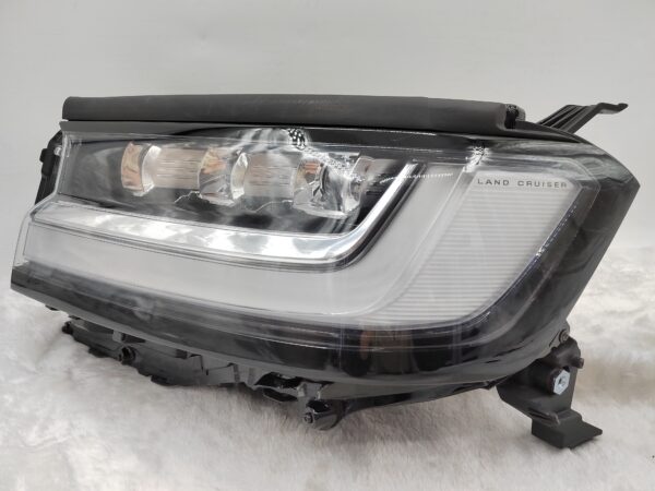 TOYOTA LANDCRUISER 300 SERIES 2021-2023 LED L.H.S HEADLIGHT ASSEMBLY