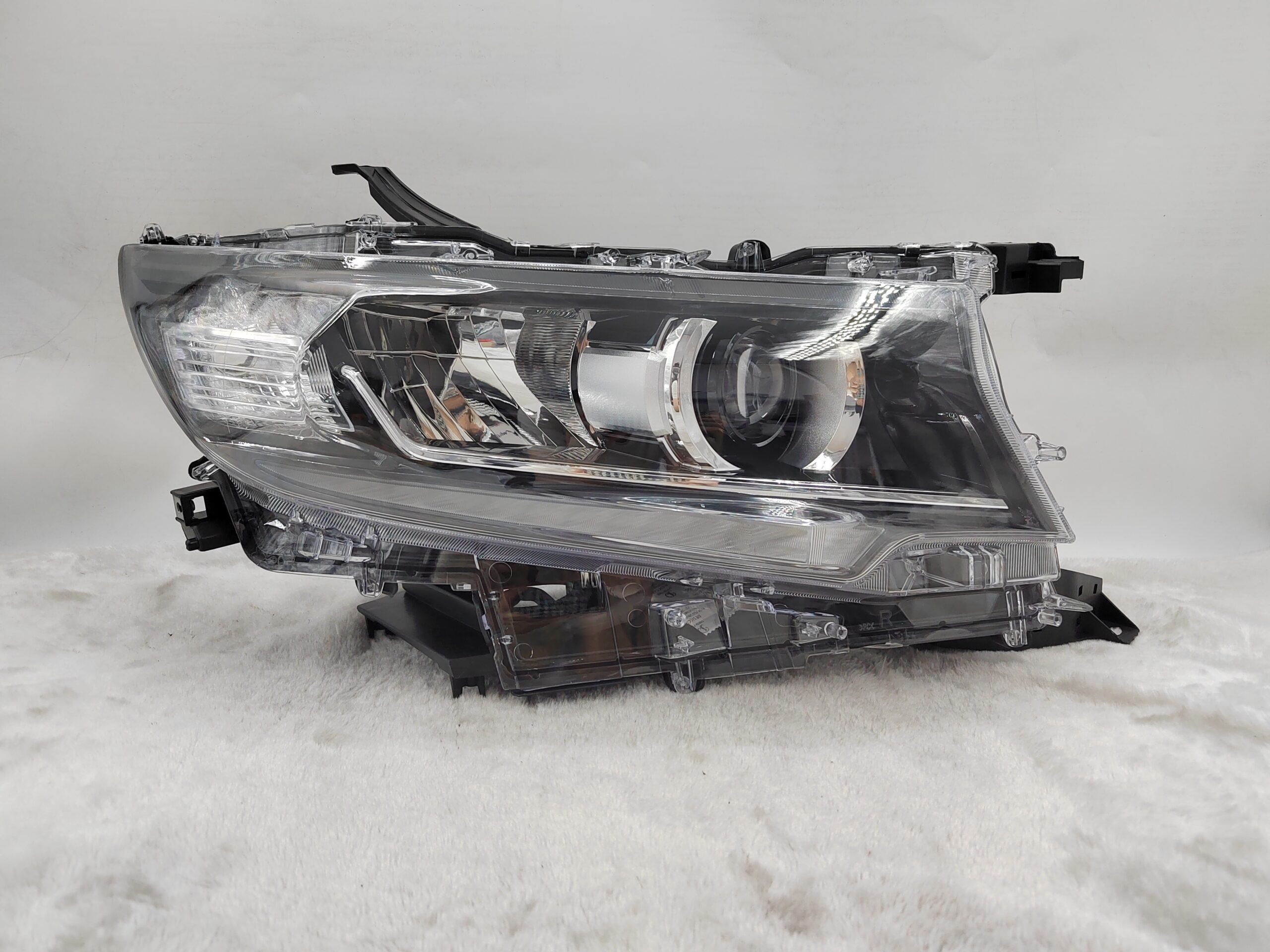 TOYOTA LANDCRUISER PRADO 150 GDJ150R 2018-2022 LED R.H.S HEADLIGHT ASSEMBLY