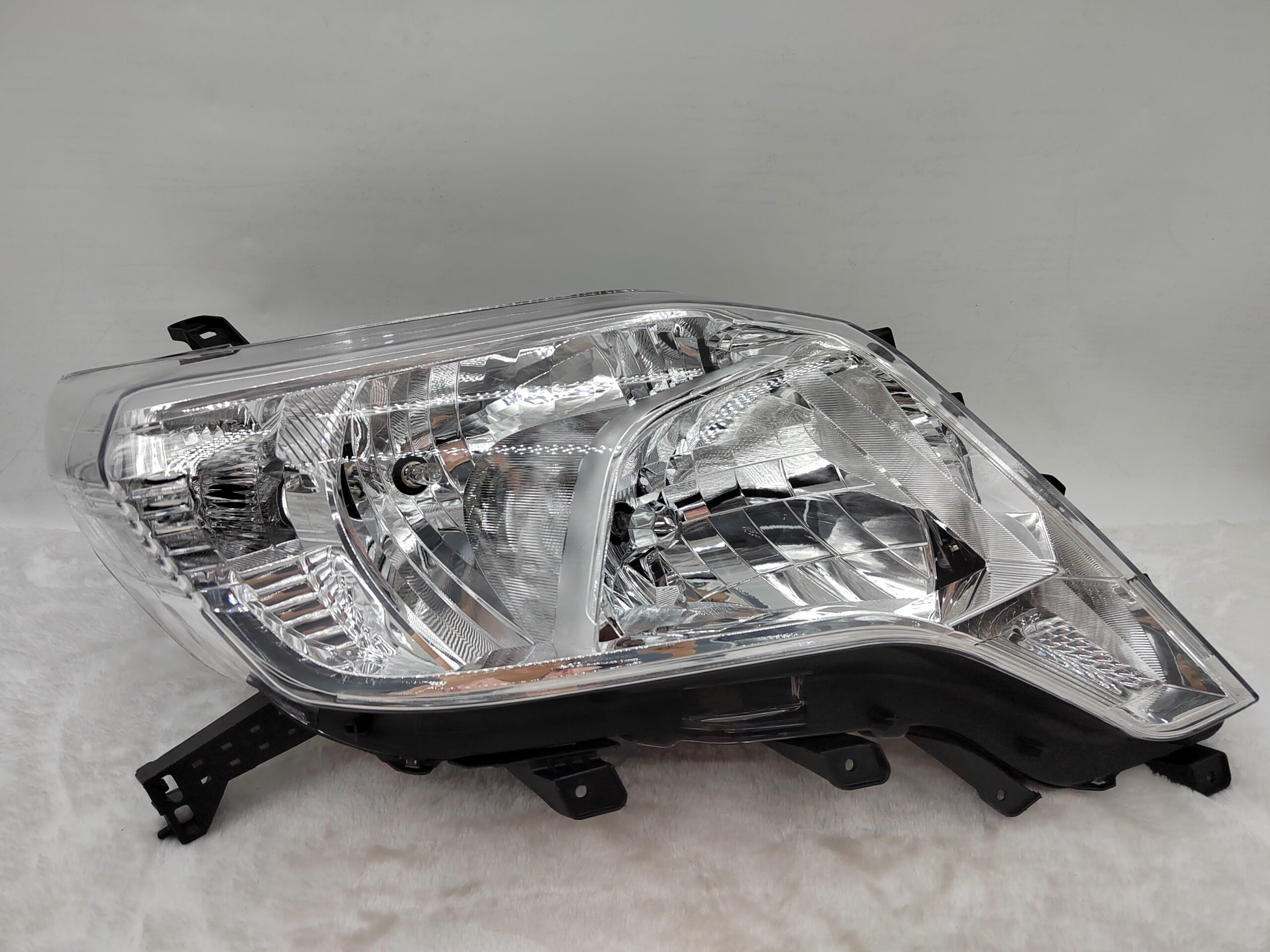 TOYOTA LANDCRUISER PRADO 150 GDJ150W 2014-2017 HALOGEN R.H.S HEADLIGHT ASSEMBLY