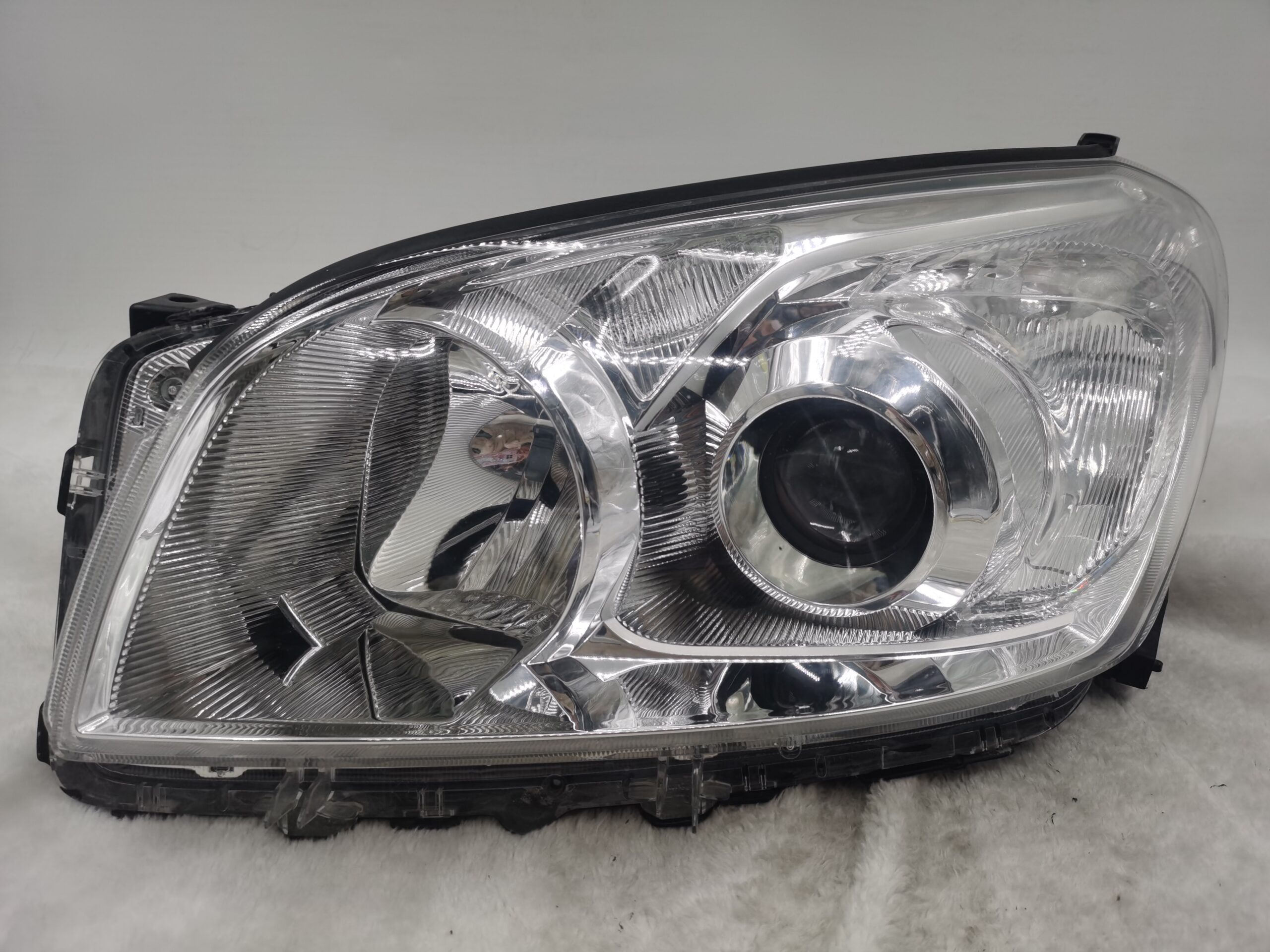 TOYOTA RAV4 III 2009-2012 HALOGEN L.H.S HEADLIGHT ASSEMBLY