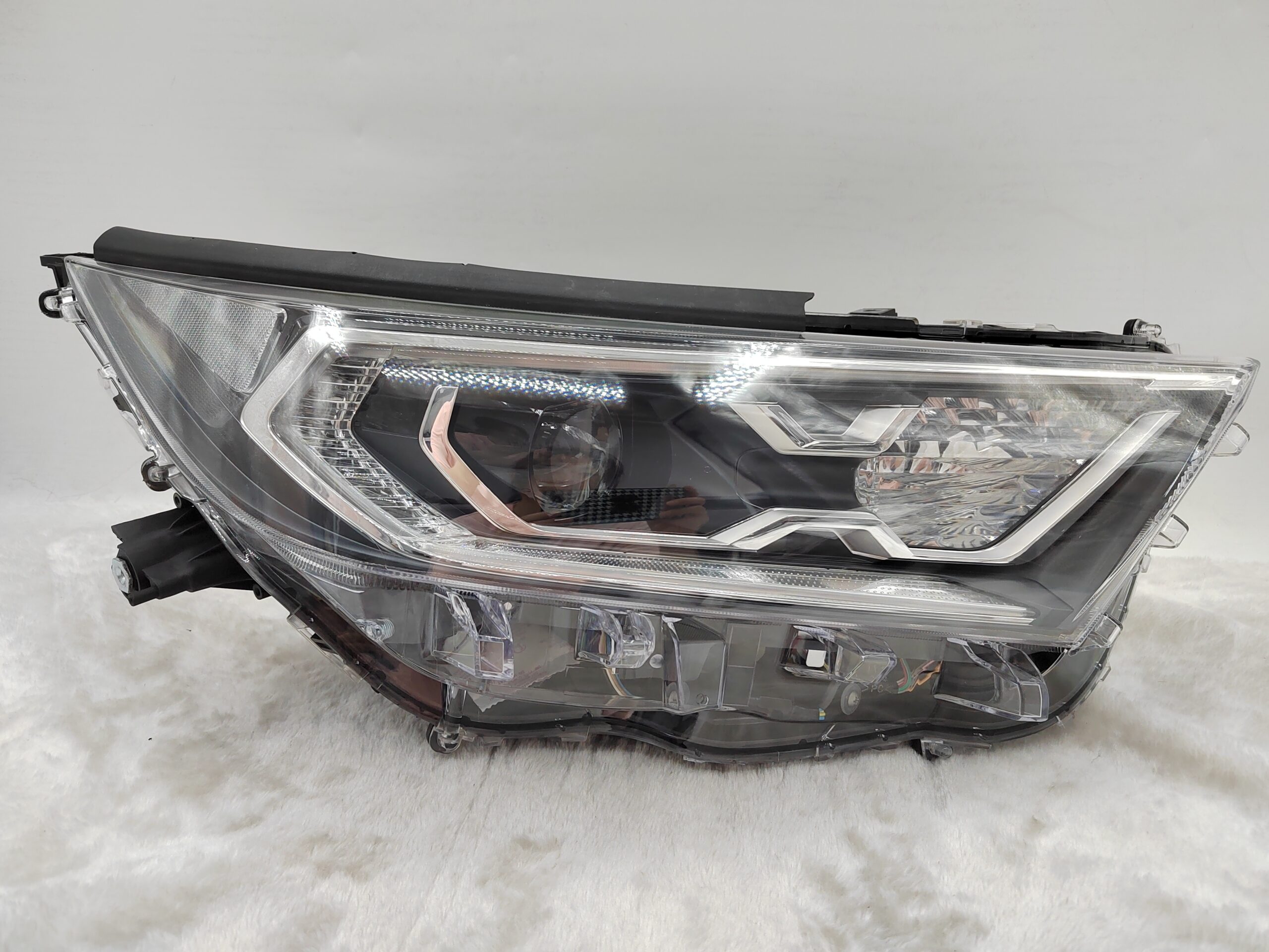 TOYOTA RAV4 V XA50 2019-2021 LENS LED R.H.S HEADLIGHT ASSEMBLY