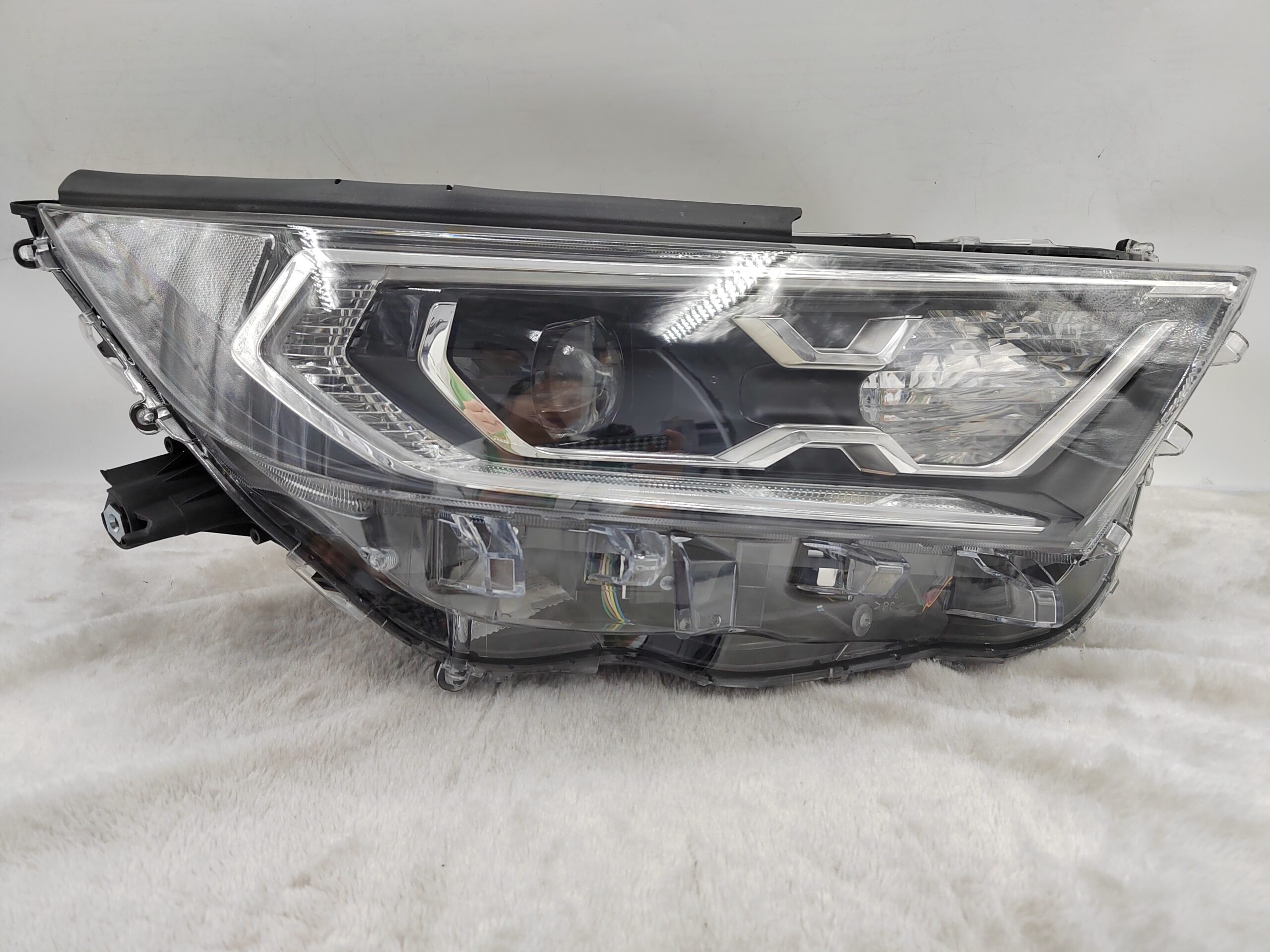 TOYOTA RAV4 V XA50 2019-2021 LENS LED R.H.S HEADLIGHT ASSEMBLY