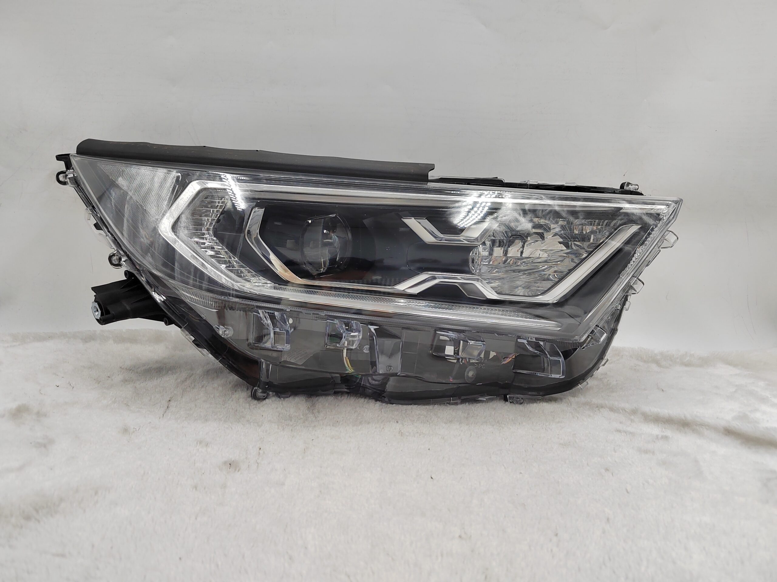 TOYOTA RAV4 V XA50 2019-2021 LENS LED R.H.S HEADLIGHT ASSEMBLY