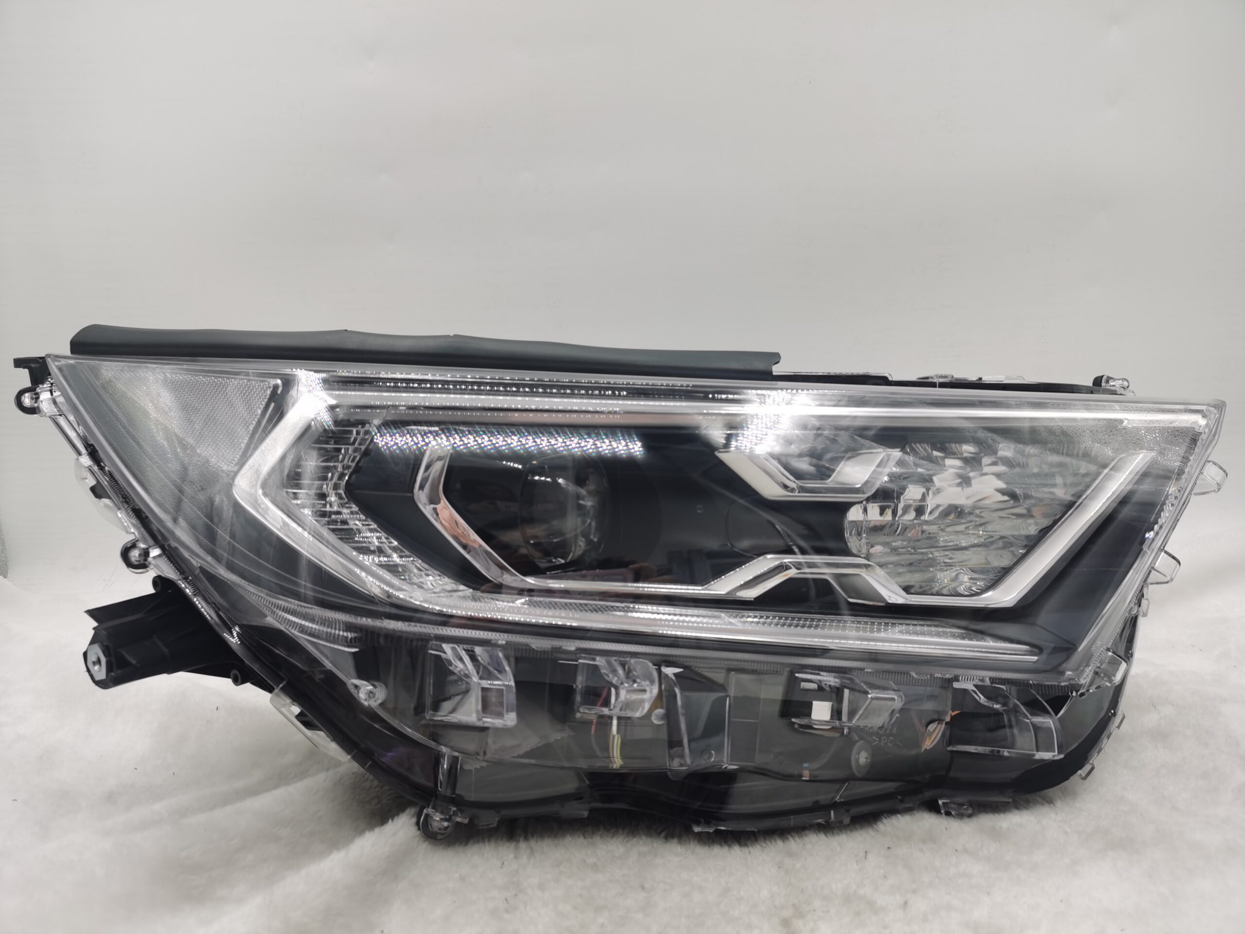 TOYOTA RAV4 V XA50 2019-2021 LENS LED R.H.S HEADLIGHT ASSEMBLY