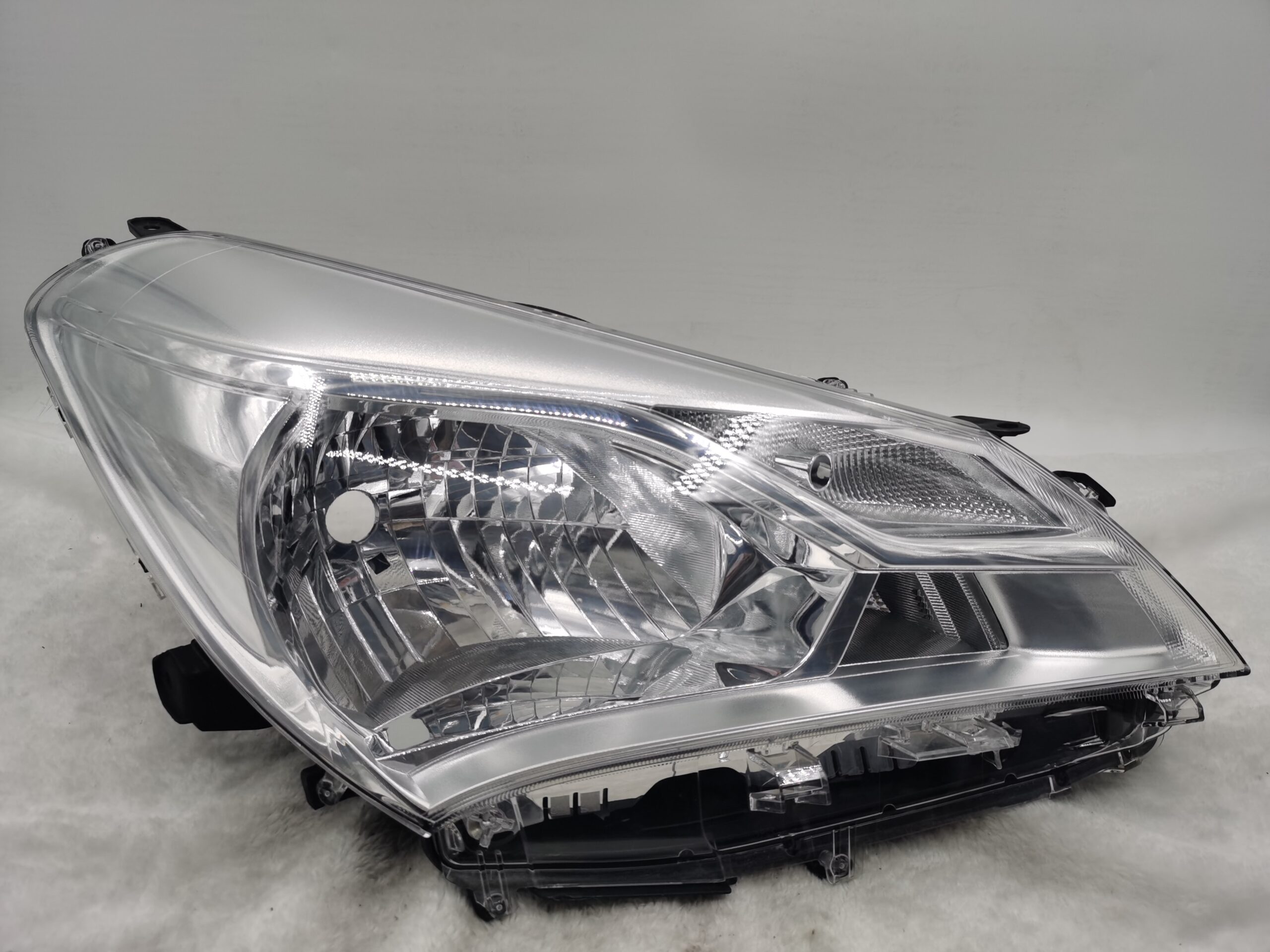 TOYOTA YARIS VITZ NSP130 2017-2019 HALOGEN R.H.S HEADLIGHT ASSEMBLY