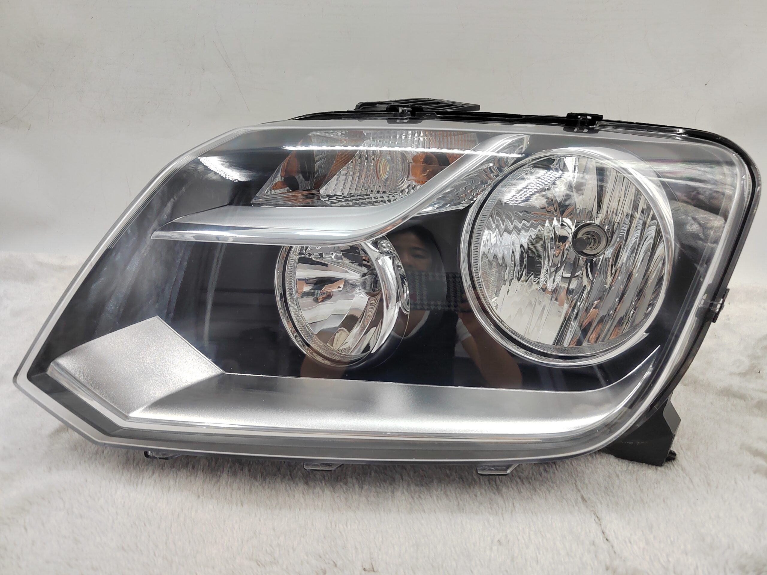 VOLKSWAGEN AMAROK V6 2011-2021 HALOGEN L.H.S HEADLIGHT ASSEMBLY