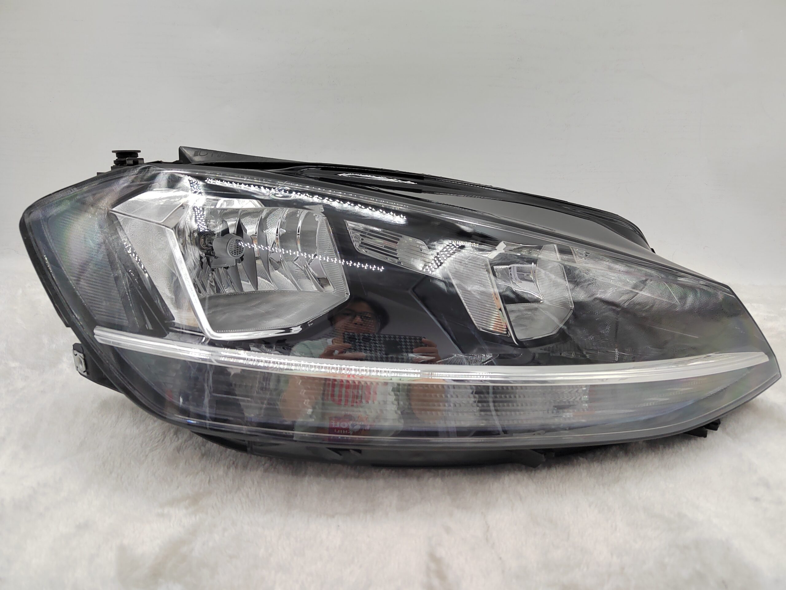 VOLKSWAGEN GOLF 2017-2019 HALOGEN R.H.S HEADLIGHT ASSEMBLY