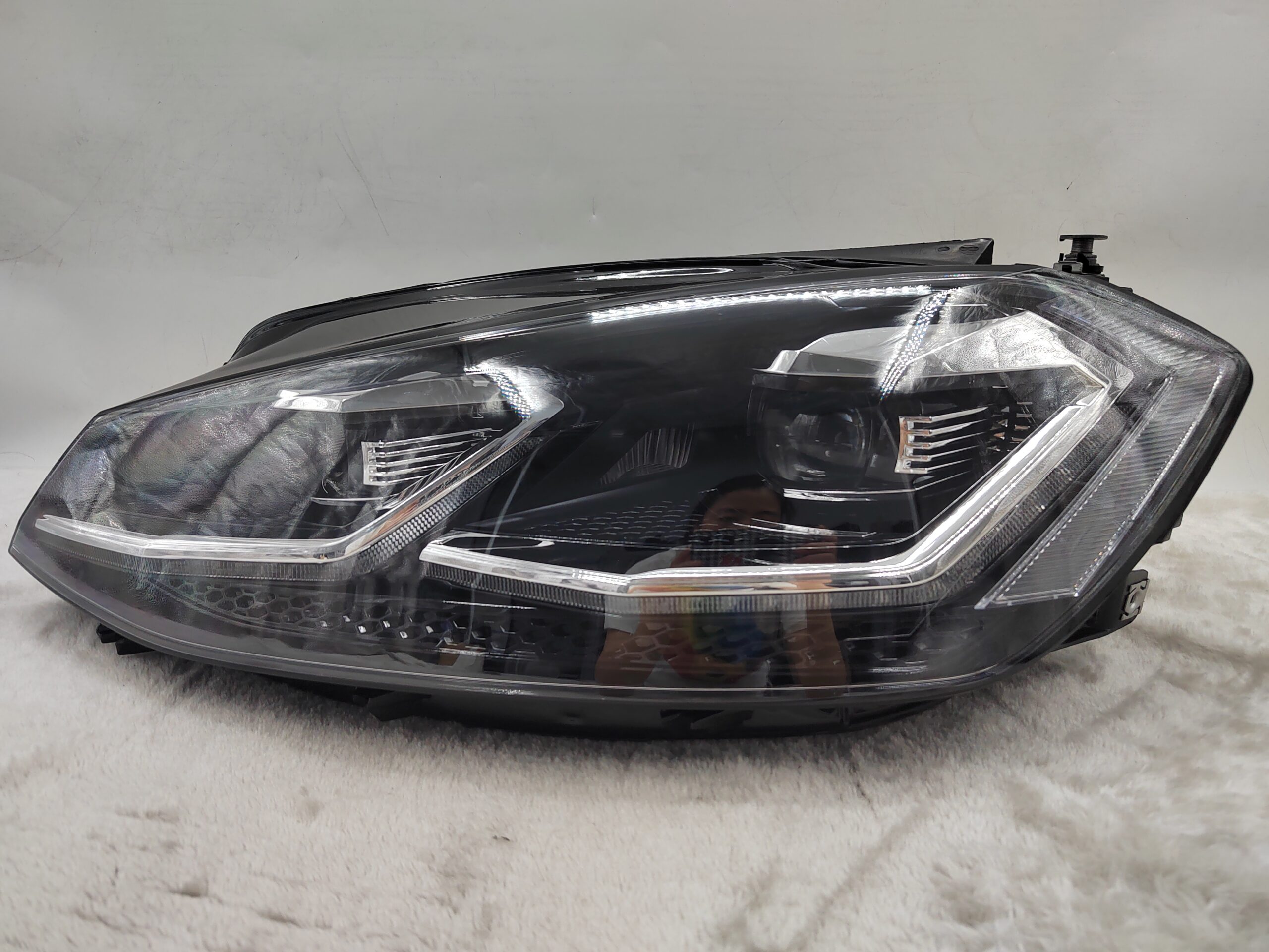 VOLKSWAGEN GOLF 2017-2019 LED L.H.S HEADLIGHT ASSEMBLY