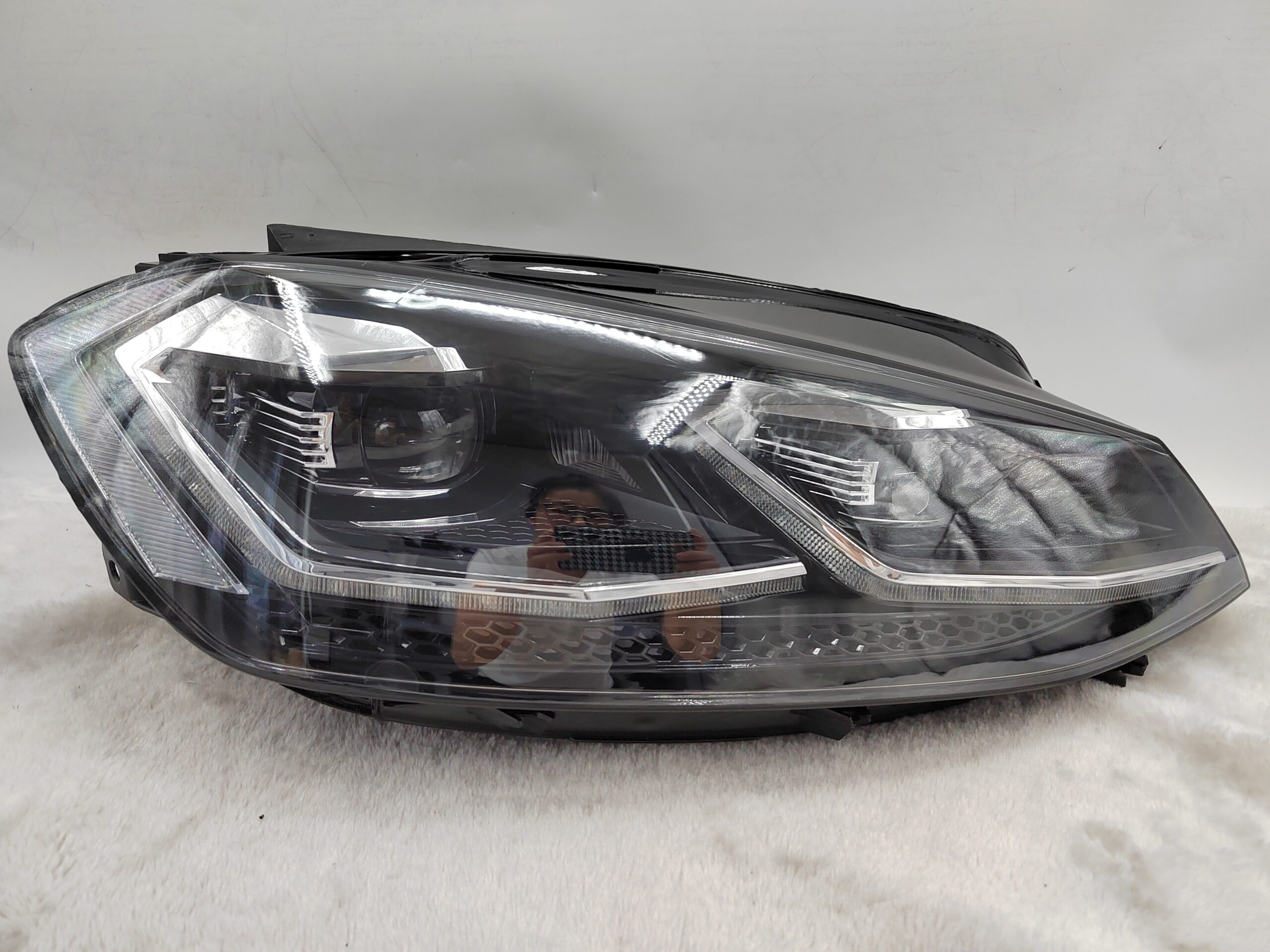 VOLKSWAGEN GOLF 2017-2019 LED R.H.S HEADLIGHT ASSEMBLY