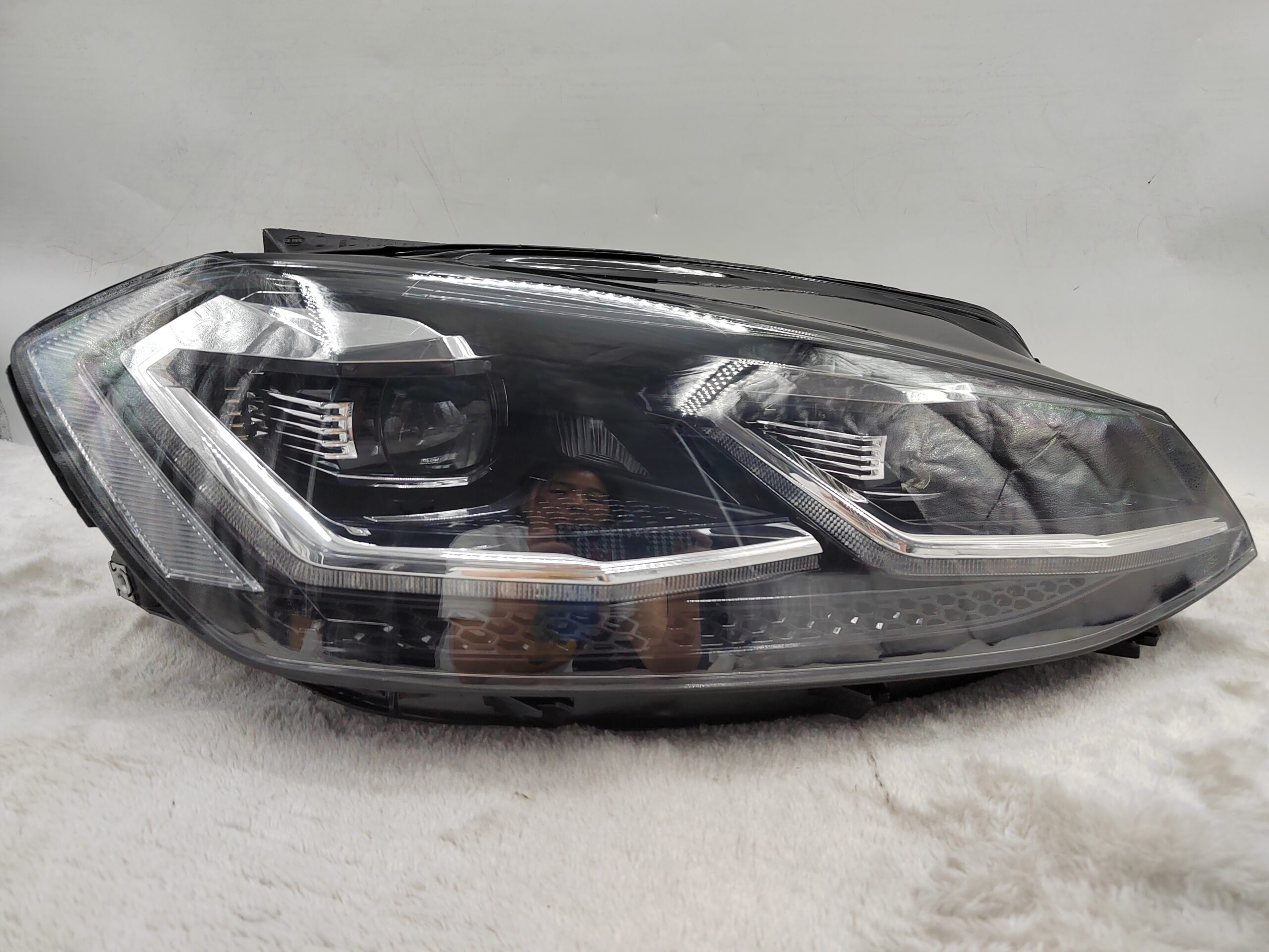 VOLKSWAGEN GOLF 2017-2019 LED R.H.S HEADLIGHT ASSEMBLY