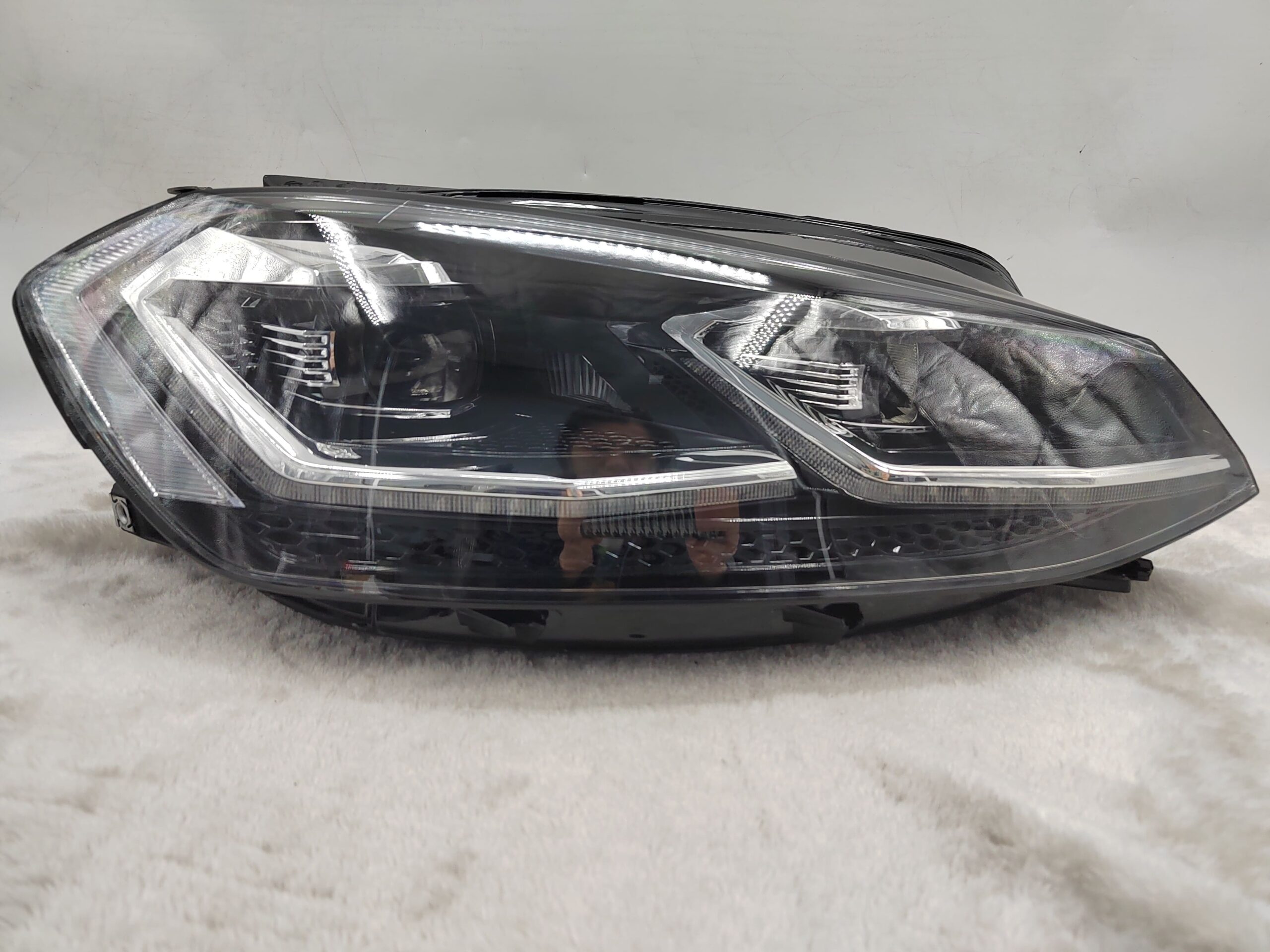 VOLKSWAGEN GOLF 2017-2019 LED R.H.S HEADLIGHT ASSEMBLY