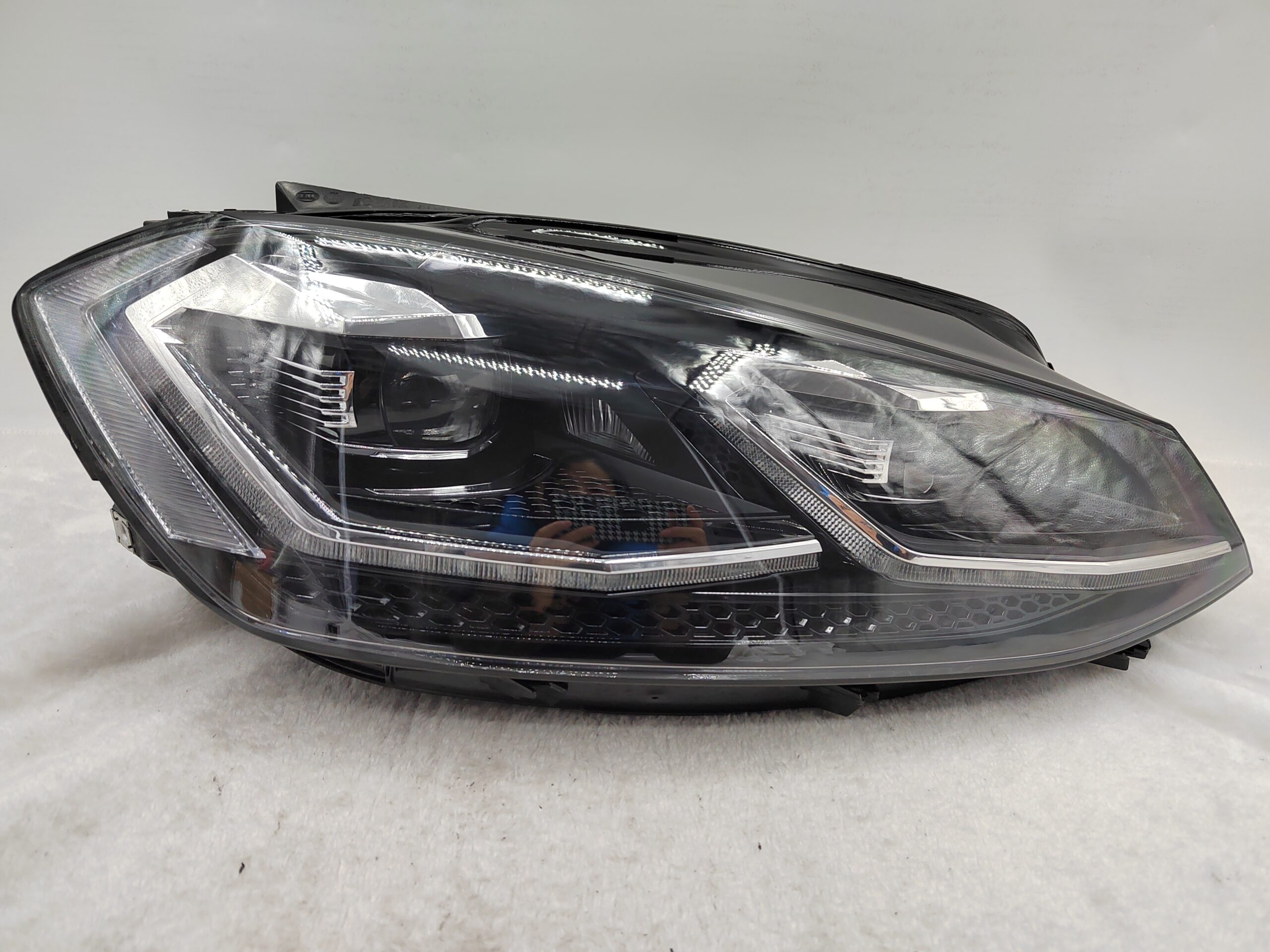 VOLKSWAGEN GOLF 2017-2019 LED R.H.S HEADLIGHT ASSEMBLY