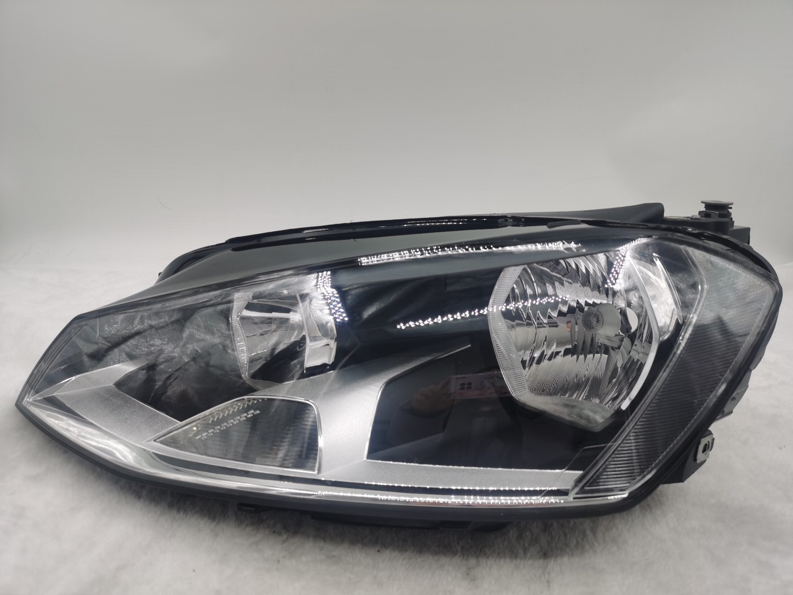 VOLKSWAGEN GOLF MK7 2014-2016 HALOGEN L.H.S HEADLIGHT ASSEMBLY