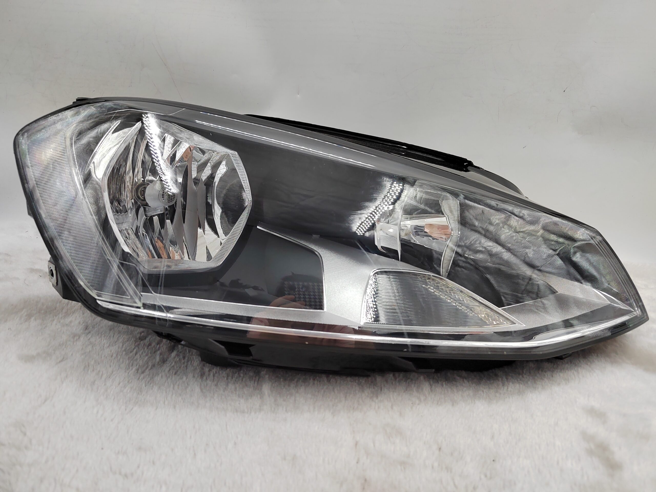 VOLKSWAGEN GOLF MK7 2014-2016 HALOGEN R.H.S HEADLIGHT ASSEMBLY