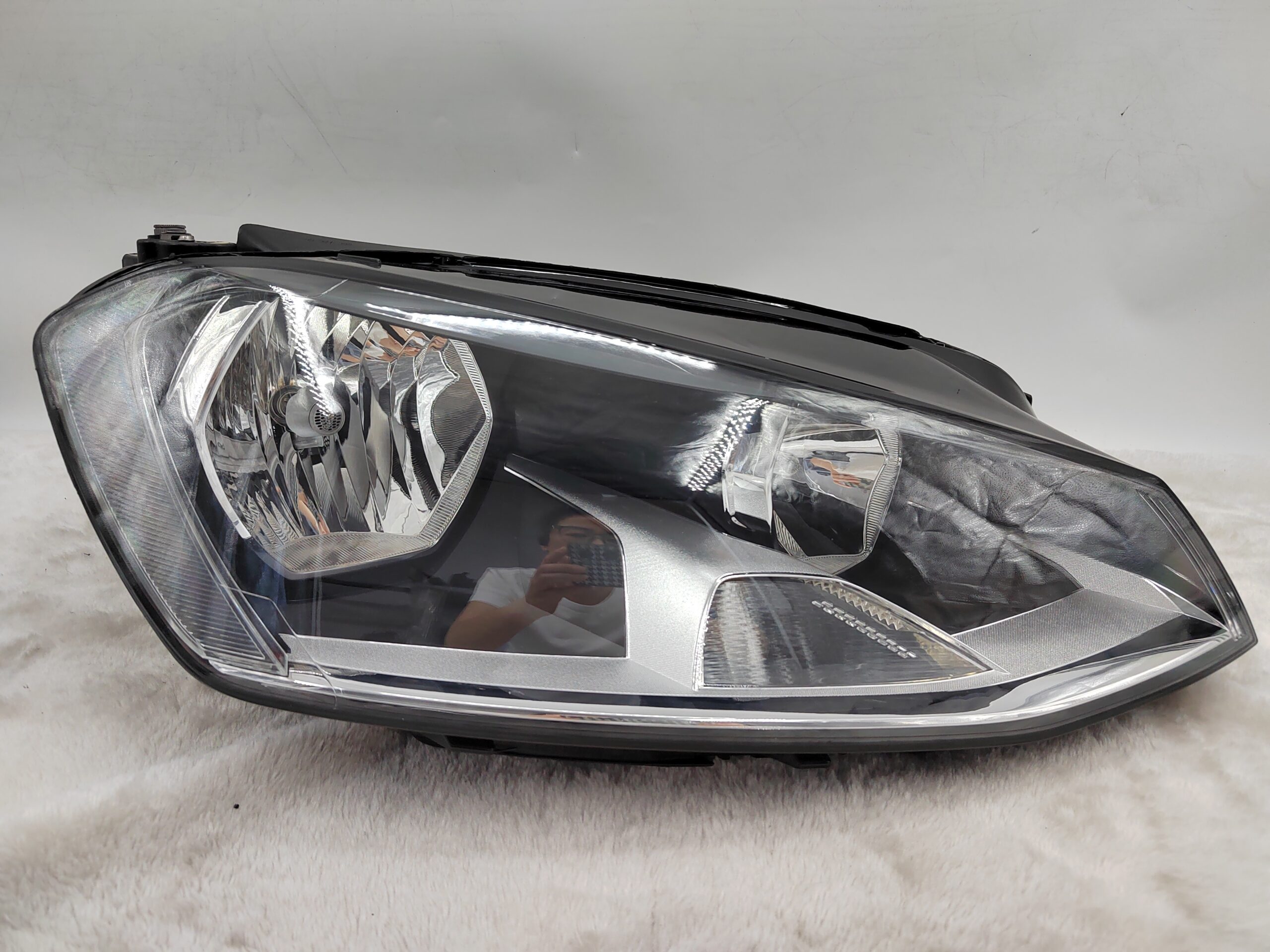 VOLKSWAGEN GOLF MK7 2014-2016 HALOGEN R.H.S HEADLIGHT ASSEMBLY