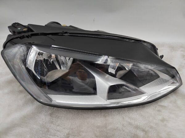 VOLKSWAGEN GOLF MK7 2014-2016 HALOGEN R.H.S HEADLIGHT ASSEMBLY