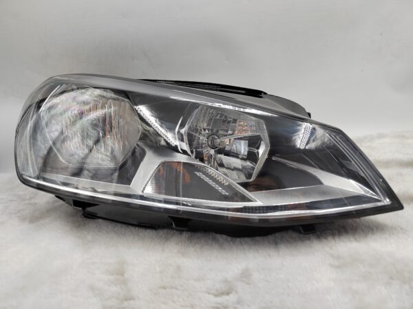 VOLKSWAGEN GOLF MK7 2014-2016 HALOGEN R.H.S HEADLIGHT ASSEMBLY