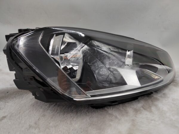 VOLKSWAGEN GOLF MK7 2014-2016 HALOGEN R.H.S HEADLIGHT ASSEMBLY