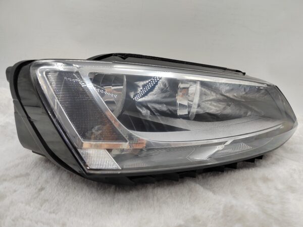 VOLKSWAGEN JETTA 2011-2018 HALOGEN R.H.S HEADLIGHT ASSEMBLY