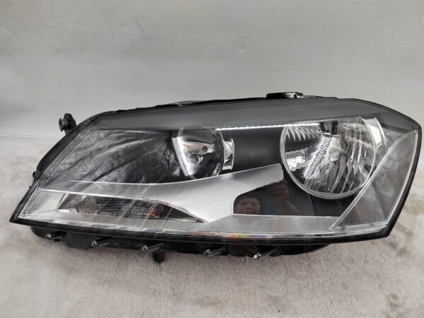 VOLKSWAGEN PASSAT B7 2011-2014 HALOGEN L.H.S HEADLIGHT ASSEMBLY