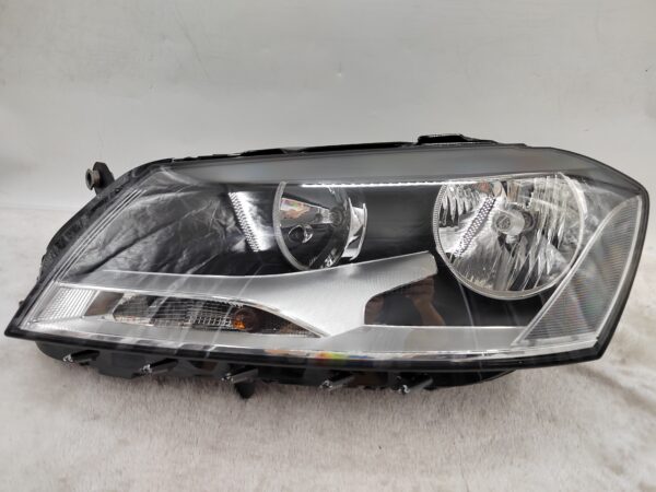 VOLKSWAGEN PASSAT B7 2011-2014 HALOGEN L.H.S HEADLIGHT ASSEMBLY