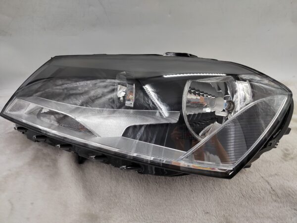 VOLKSWAGEN PASSAT B7 2011-2014 HALOGEN L.H.S HEADLIGHT ASSEMBLY