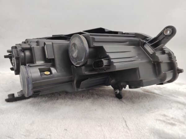 VOLKSWAGEN PASSAT B7 2011-2014 HALOGEN L.H.S HEADLIGHT ASSEMBLY