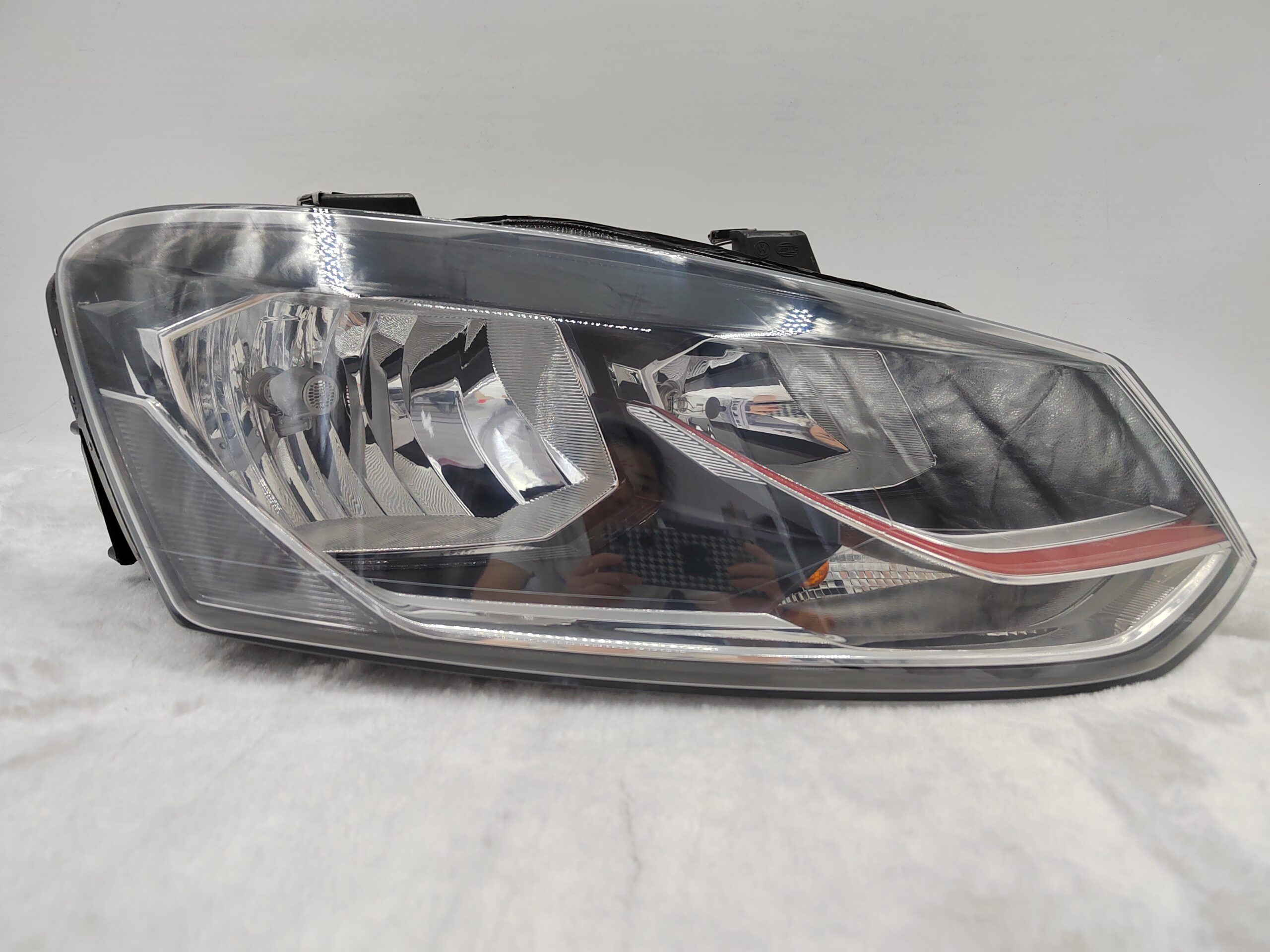 VOLKSWAGEN POLO 2014-2017 HALOGEN R.H.S HEADLIGHT ASSEMBLY