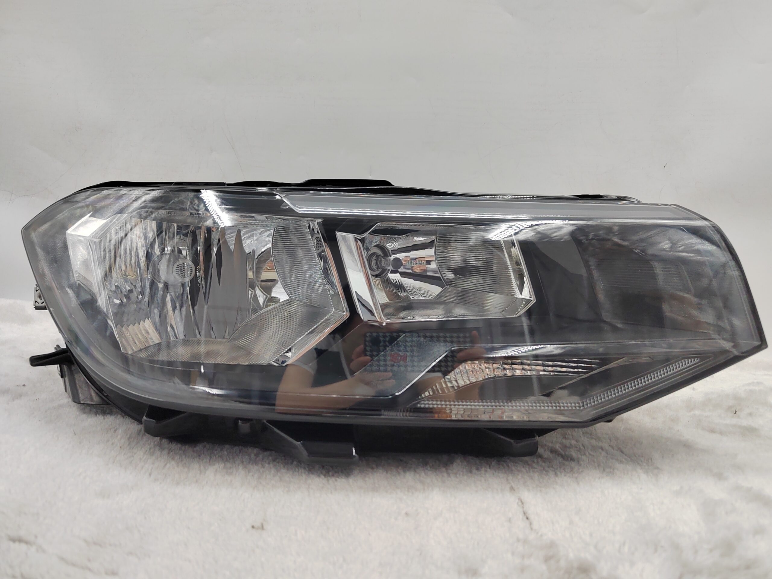 VOLKSWAGEN T-CROSS 2019-2022 HALOGEN R.H.S HEADLIGHT ASSEMBLY