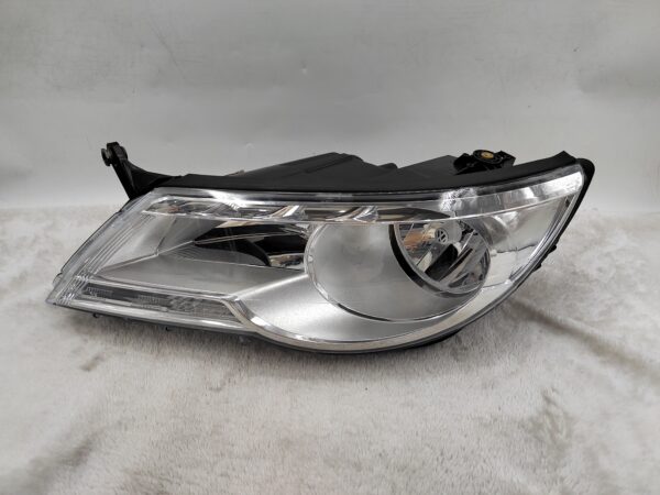 VOLKSWAGEN TIGUAN 2007-2011 HALOGEN L.H.S HEADLIGHT ASSEMBLY