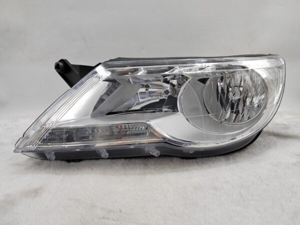 VOLKSWAGEN TIGUAN 2007-2011 HALOGEN L.H.S HEADLIGHT ASSEMBLY