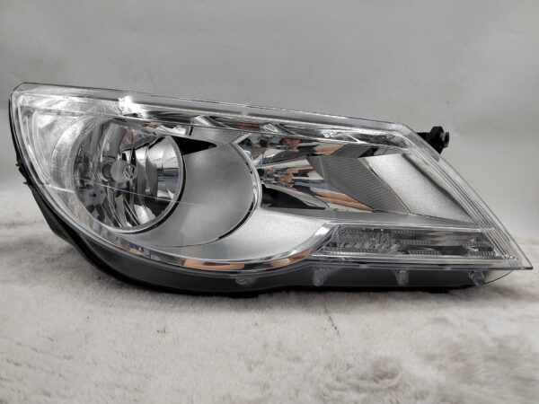 VOLKSWAGEN TIGUAN 2007-2011 HALOGEN R.H.S HEADLIGHT ASSEMBLY