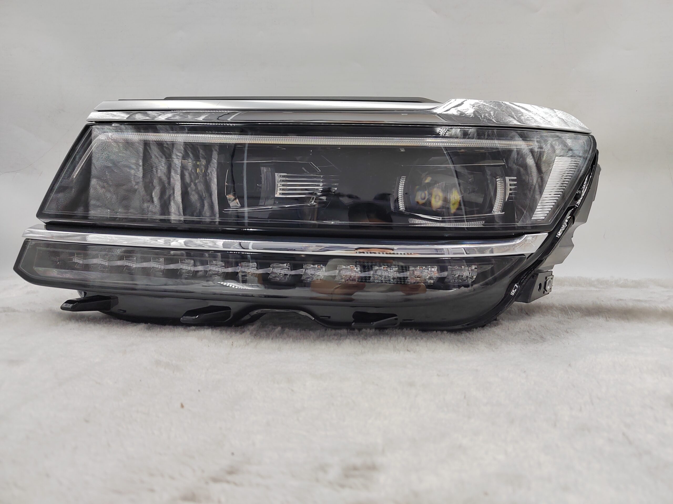 VOLKSWAGEN TIGUAN 2017-2020 LED L.H.S HEADLIGHT ASSEMBLY