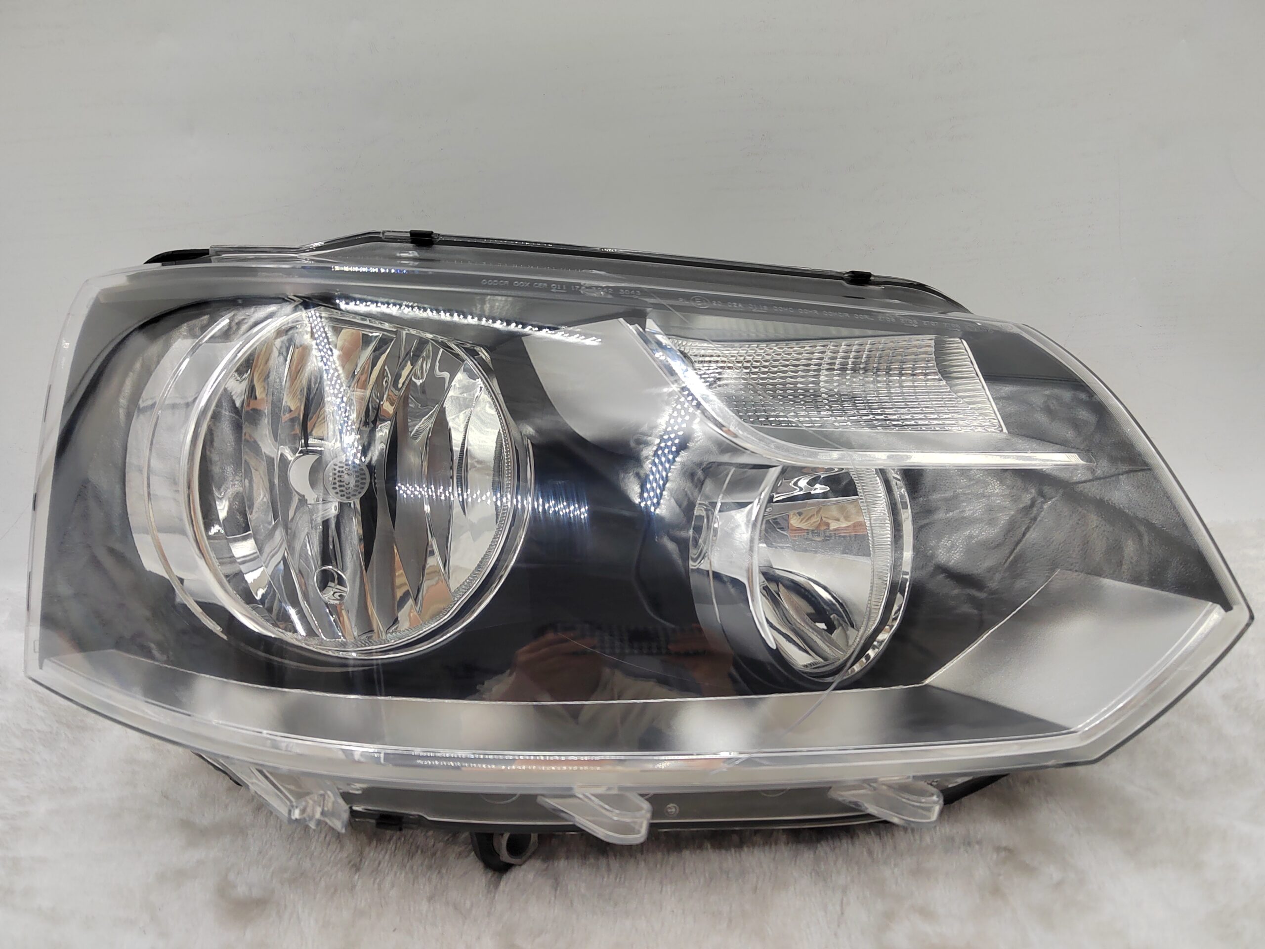 VOLKSWAGEN TRANSPORTER T5 2010-2014 HALOGEN R.H.S HEADLIGHT ASSEMBLY