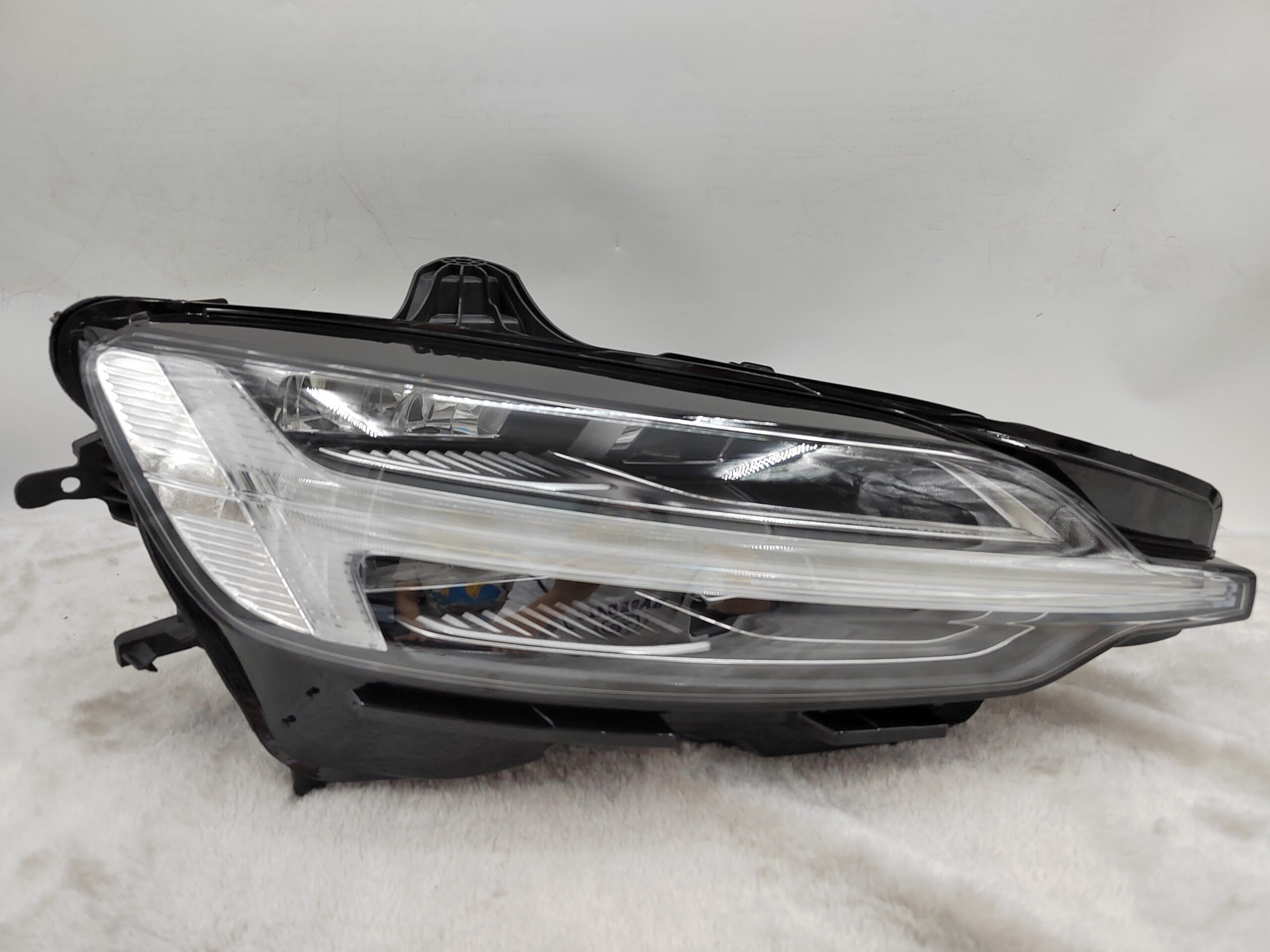 VOLVO V60  2020-2022 LED R.H.S HEADLIGHT ASSEMBLY