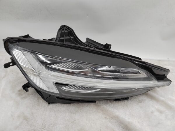 VOLVO V60  2020-2022 LED R.H.S HEADLIGHT ASSEMBLY