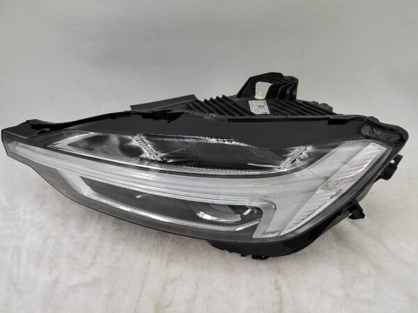 VOLVO XC60 D4 2018-2023 LED L.H.S HEADLIGHT ASSEMBLY